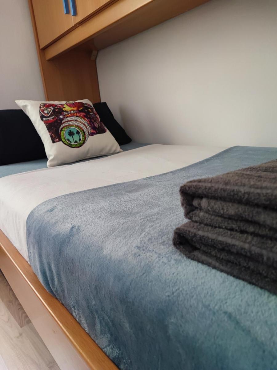 Doble or individual bed near Sevilla Center FREE PARKING - Housity