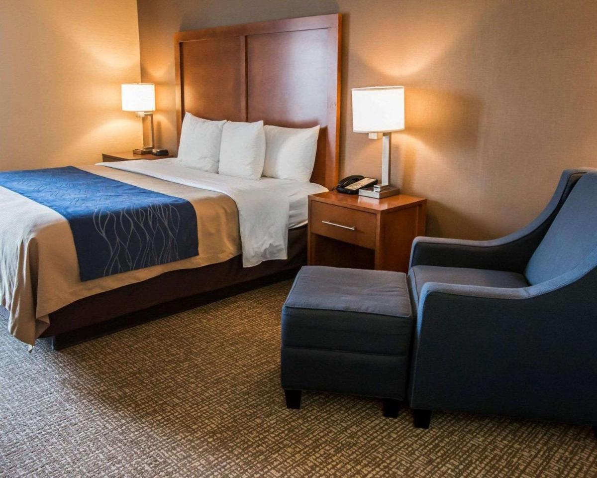 Comfort Inn Crystal Lake - Algonquin - Housity