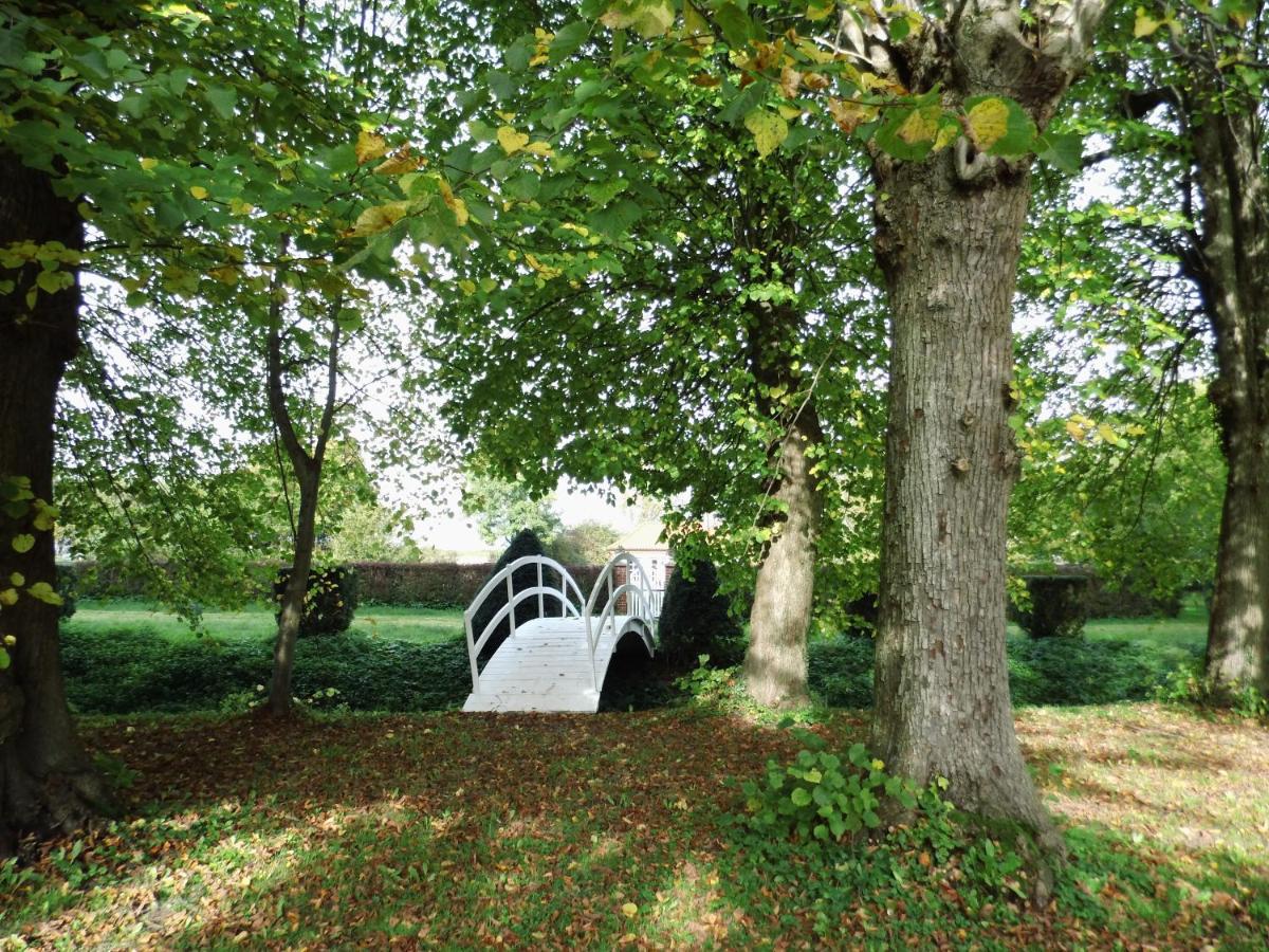Ein Garten an der Unterkunft Herrenhaus Borghorst