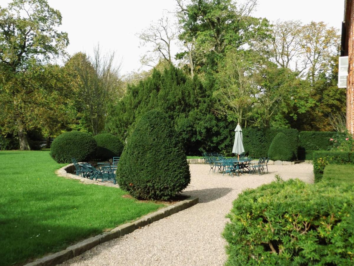 Ein Garten an der Unterkunft Herrenhaus Borghorst