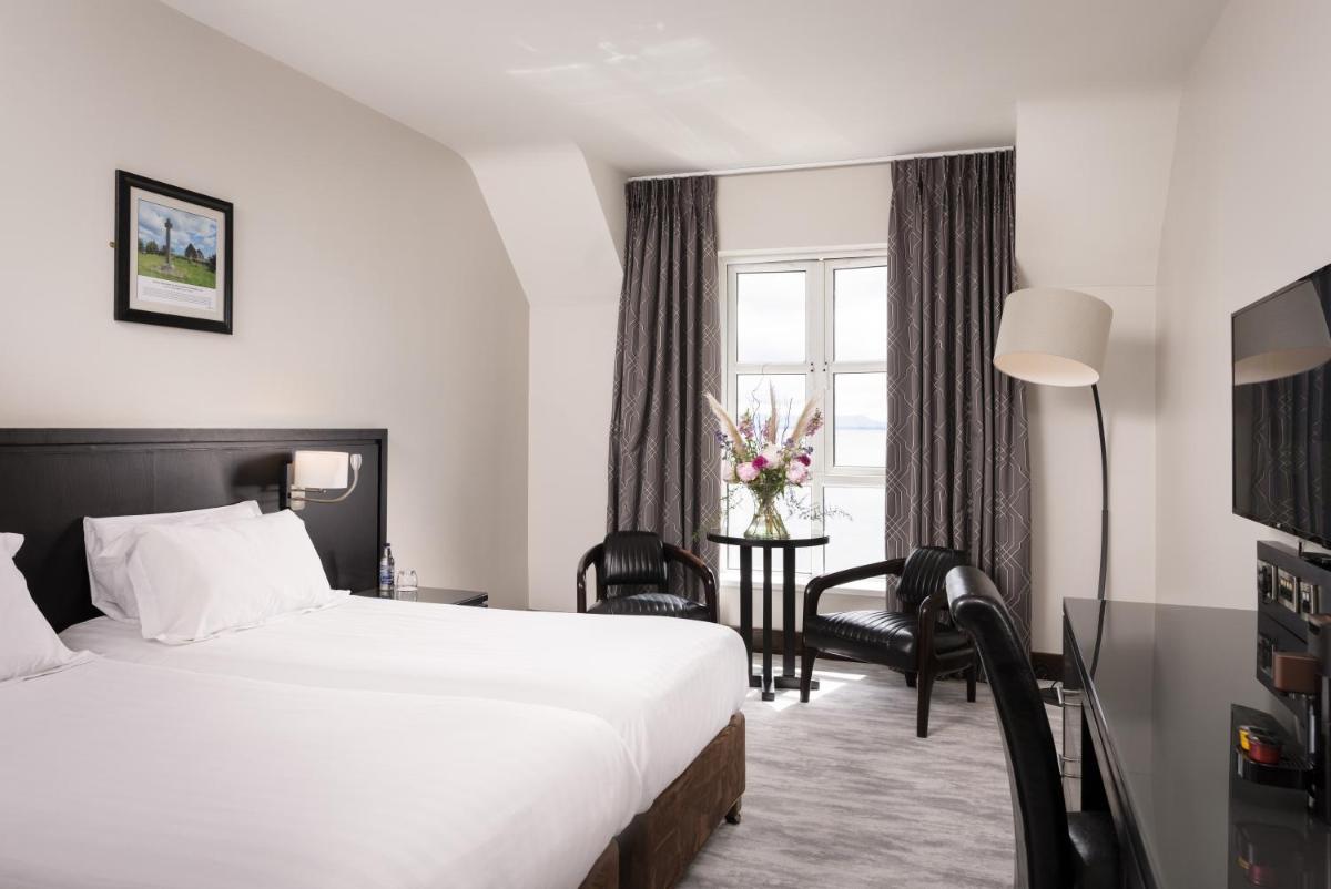 Redcastle Hotel - Housity
