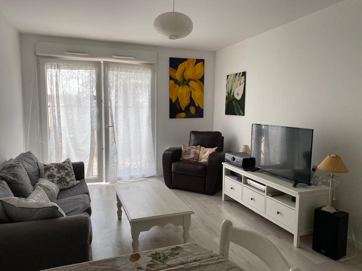 Suitetrails - Superbe appartement avec jardin et parking proche Paris et Disney