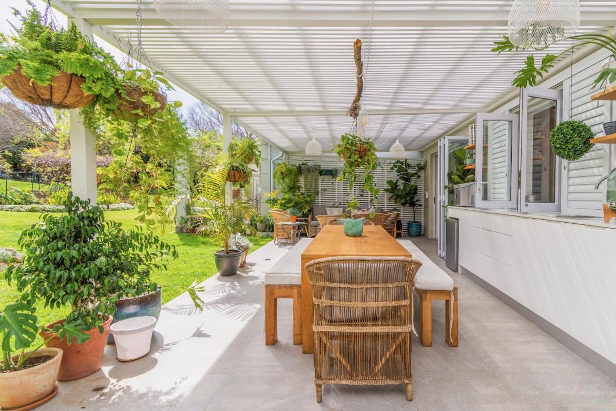 Beautiful Constantia 3 Bed Garden Cottage - Housity