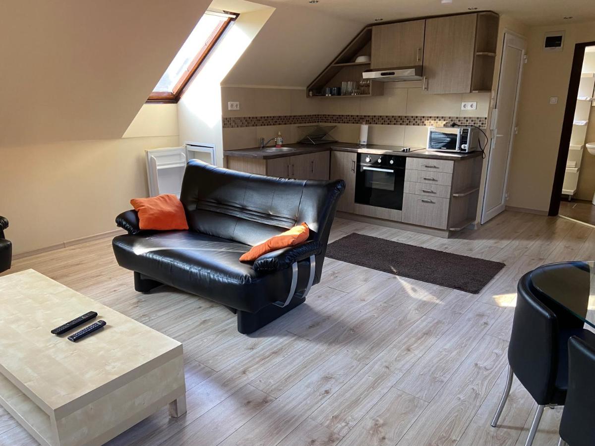 Garden Apartman House - Housity