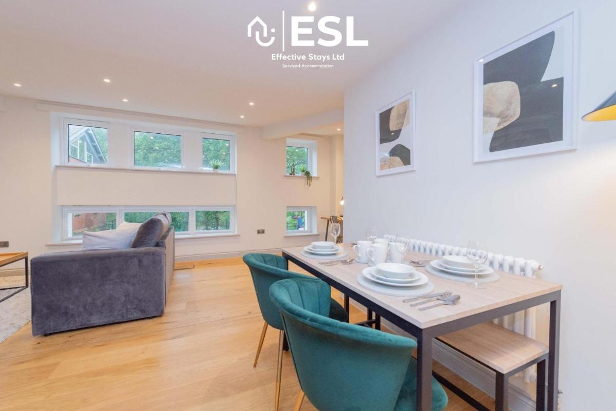 Suitetrails - Open Plan 2 Bedroom Church Apartment With Free Parking