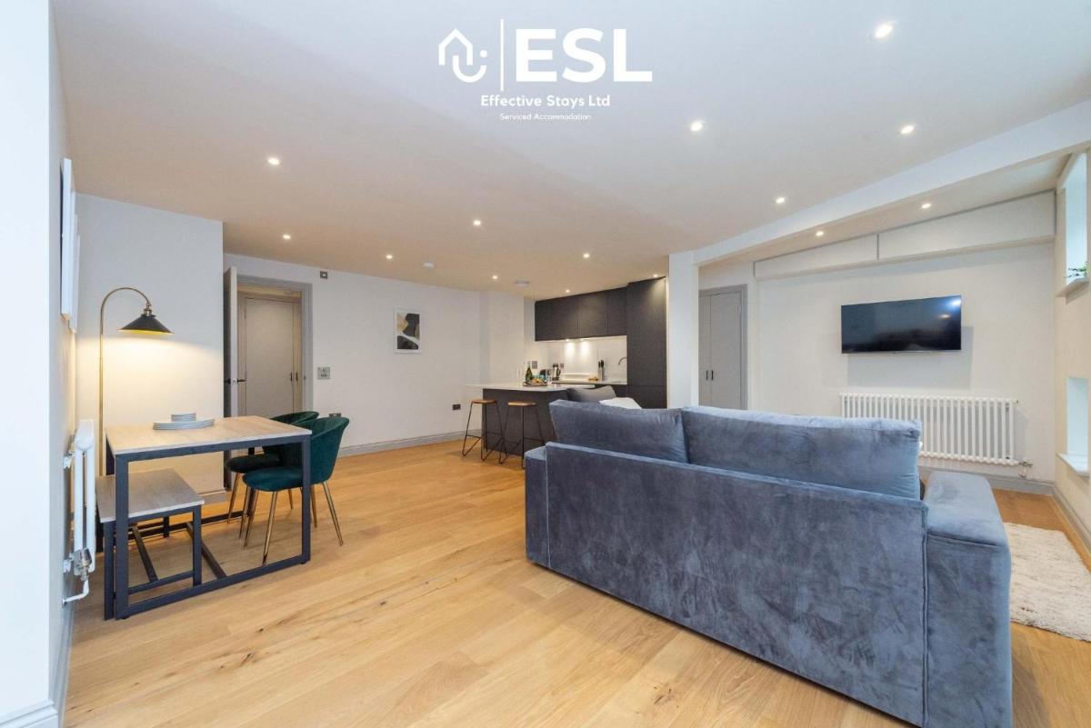 Suitetrails - Open Plan 2 Bedroom Church Apartment With Free Parking