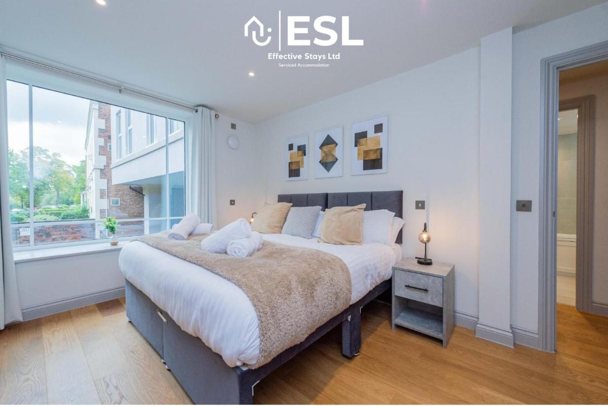 Suitetrails - Open Plan 2 Bedroom Church Apartment With Free Parking