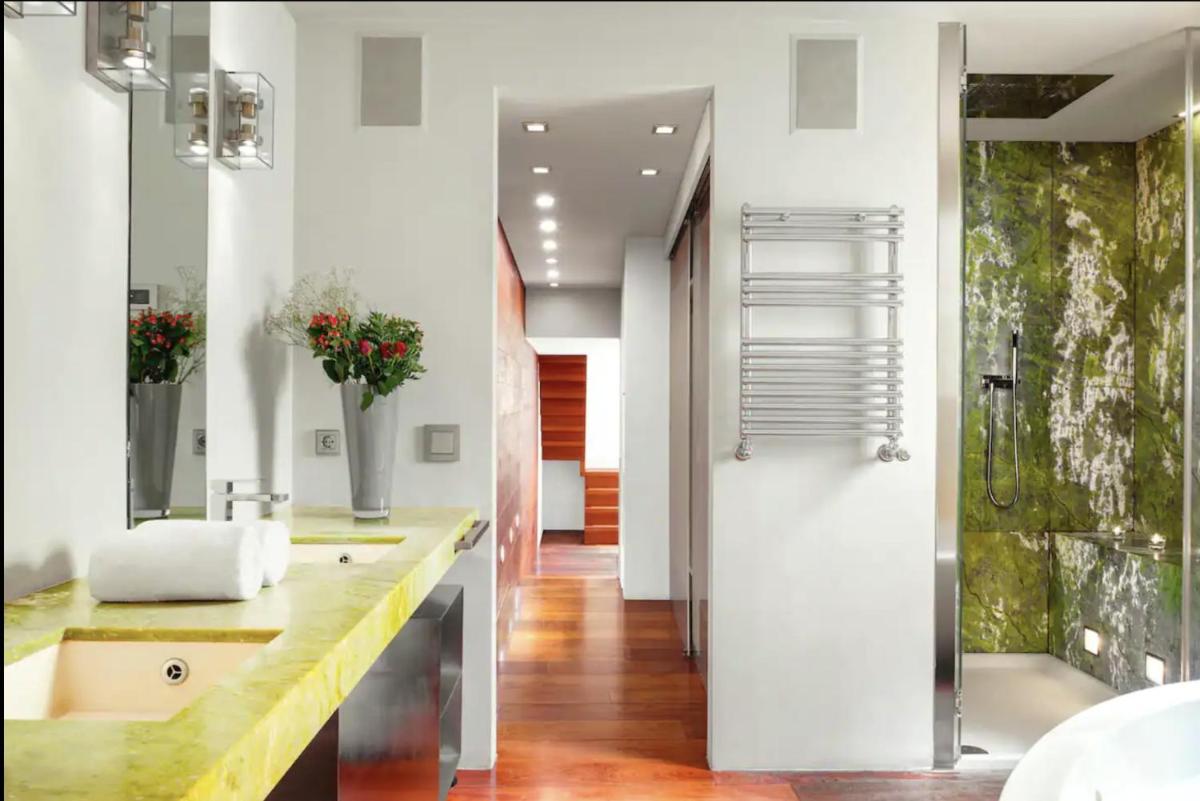 Unique Penthouse 10 Steps from Duomo - Housity