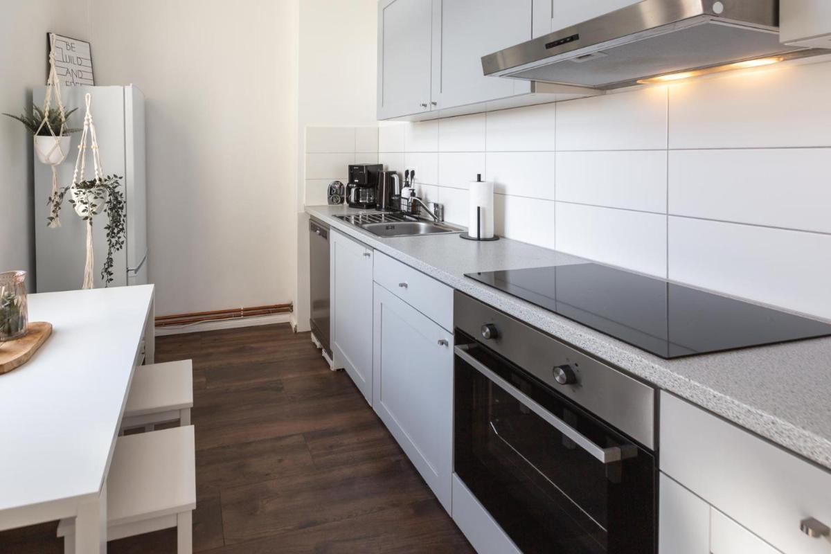 Koje Eins I Großes Apartment mit 2 Schlafzimmern - Housity