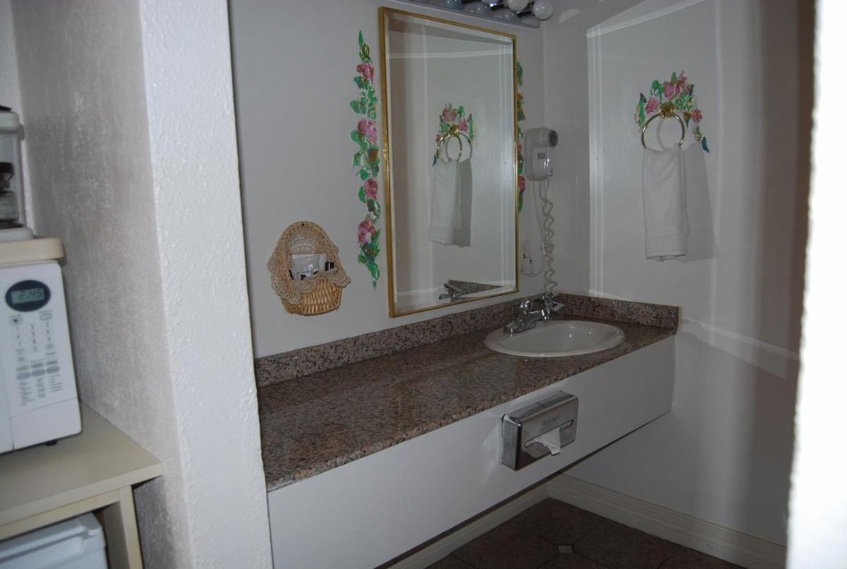 Stanford Motor Inn - Housity
