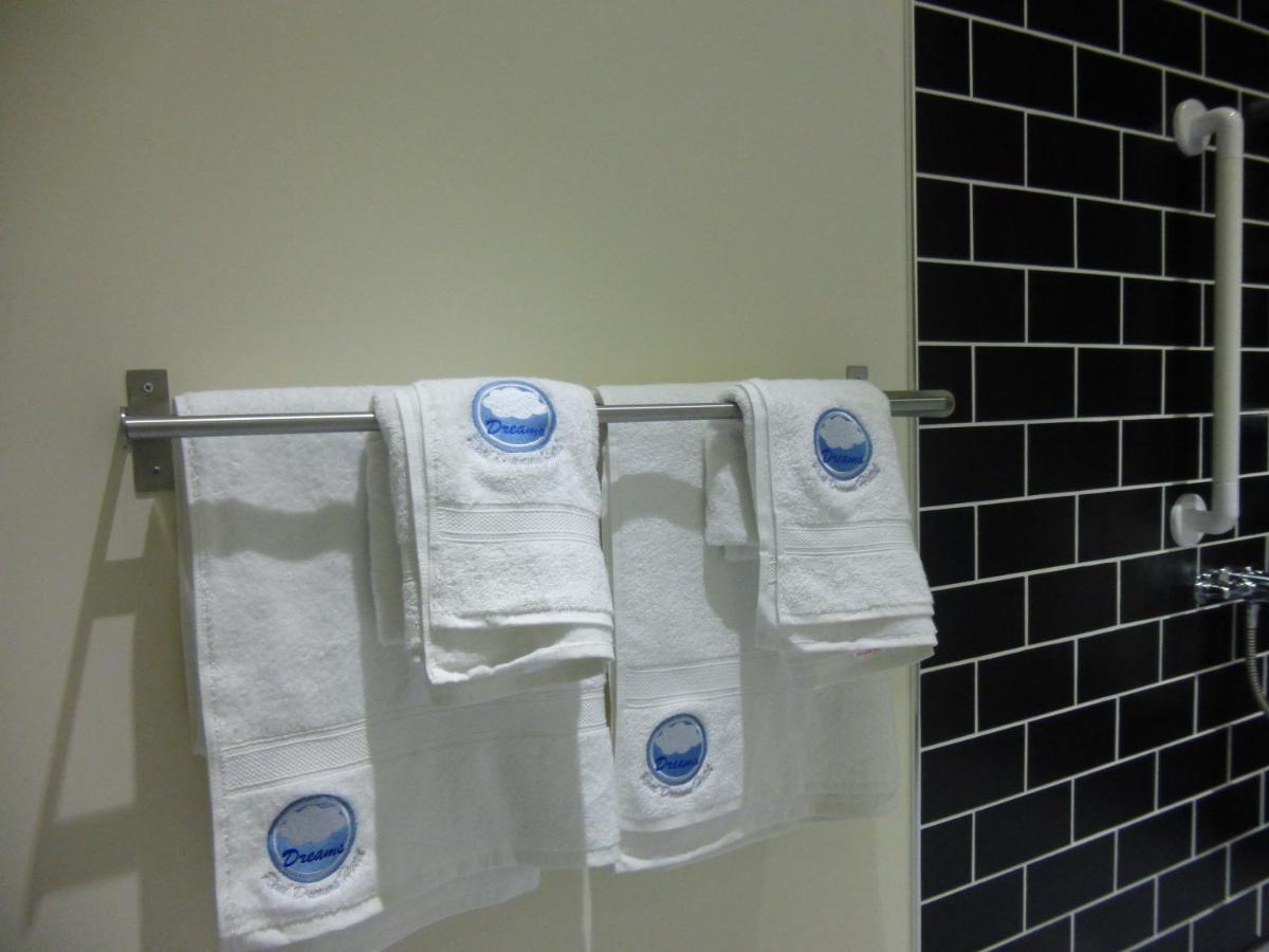 Dreams Hotel - Housity