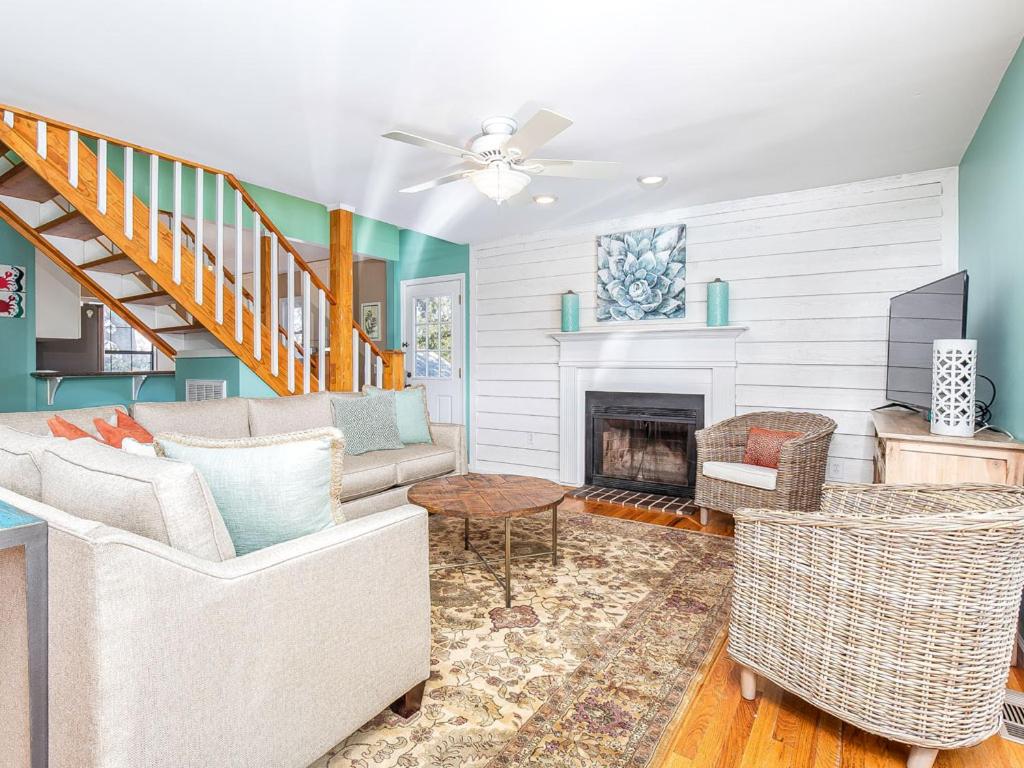 Seas The Day - Housity