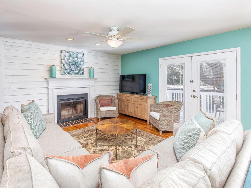 Seas The Day - Housity