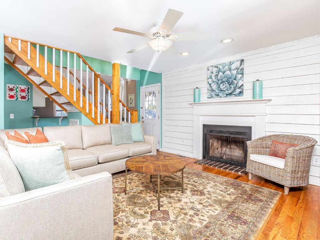 Seas The Day - Housity
