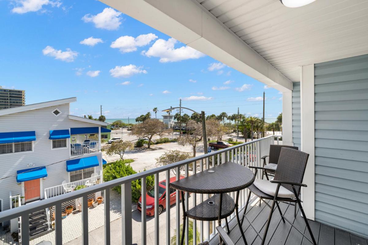 Sunset Beach House - Housity