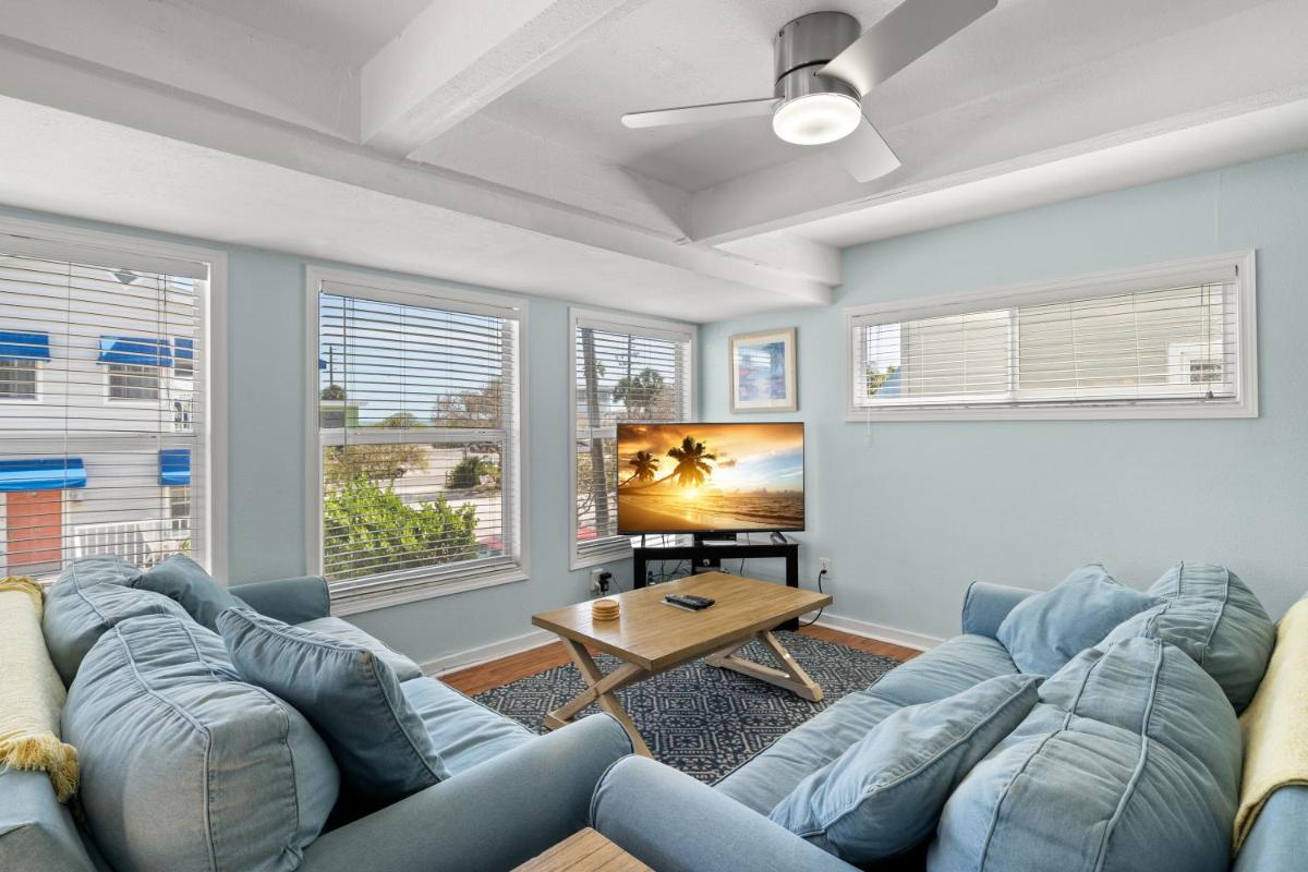 Sunset Beach House - Housity