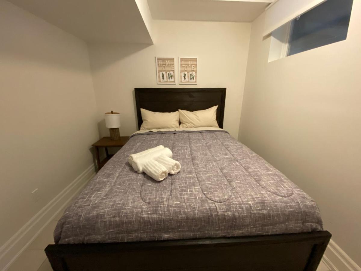 Yorkmills and Bayview !D Cozy & Stylish Private Bdr with Shared Bathroom - Housity