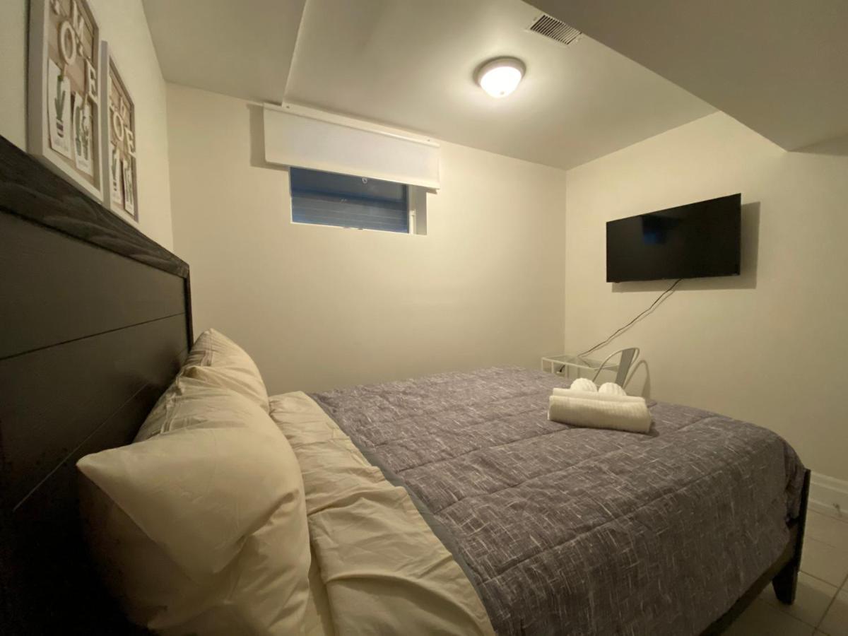Yorkmills and Bayview !D Cozy & Stylish Private Bdr with Shared Bathroom - Housity