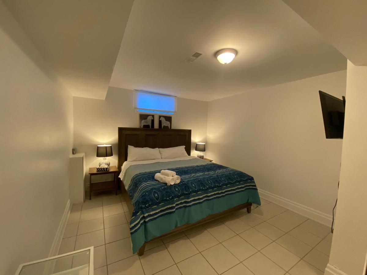 Yorkmills and Bayview !C Spacious Modern Private Bdr with Shared Bathroom - Housity