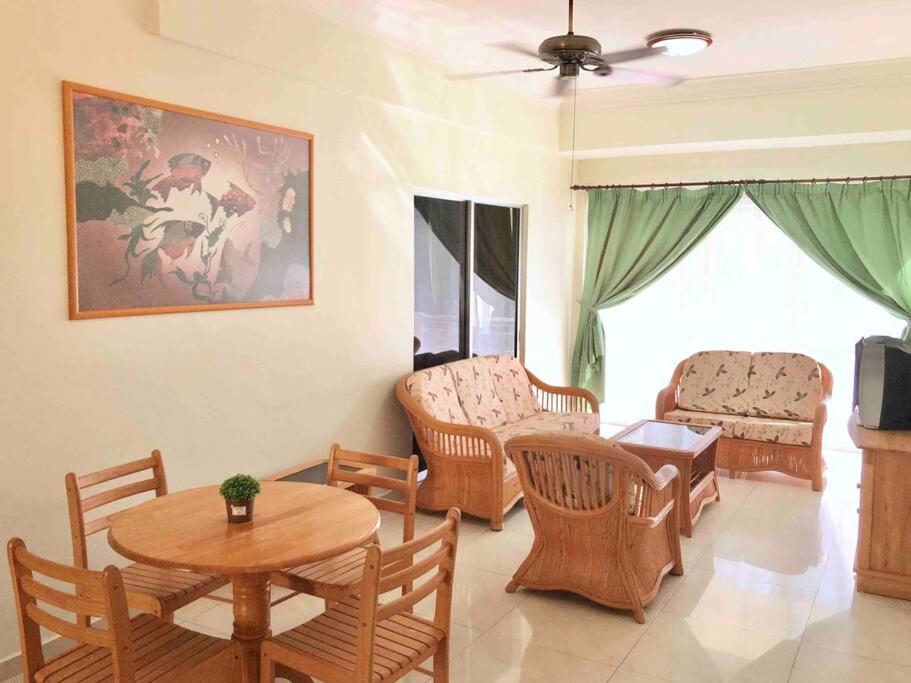 Natural Paradise 3Mins to Beach at Teluk Batik Lumut - Housity