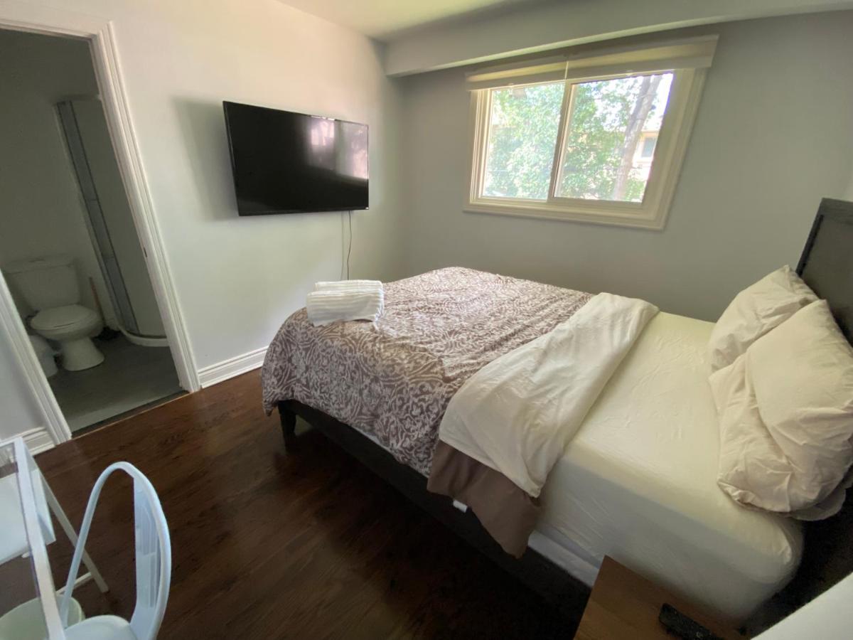 Yonge and Finch Subway !P Cozy & Quiet Private Bdr with Private Bathroom - Housity