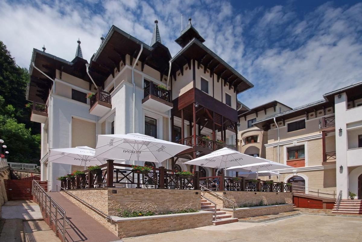 Hotel Moldavia - Housity
