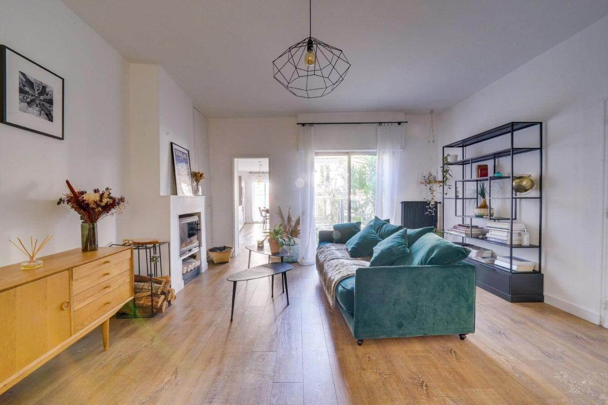 Beautiful Bordeaux apartment with terrace - Housity