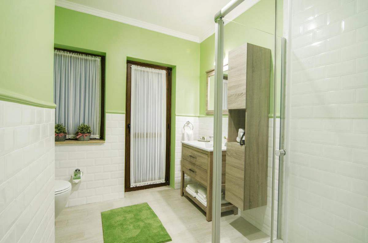 Rodina Suites Hotel - Housity