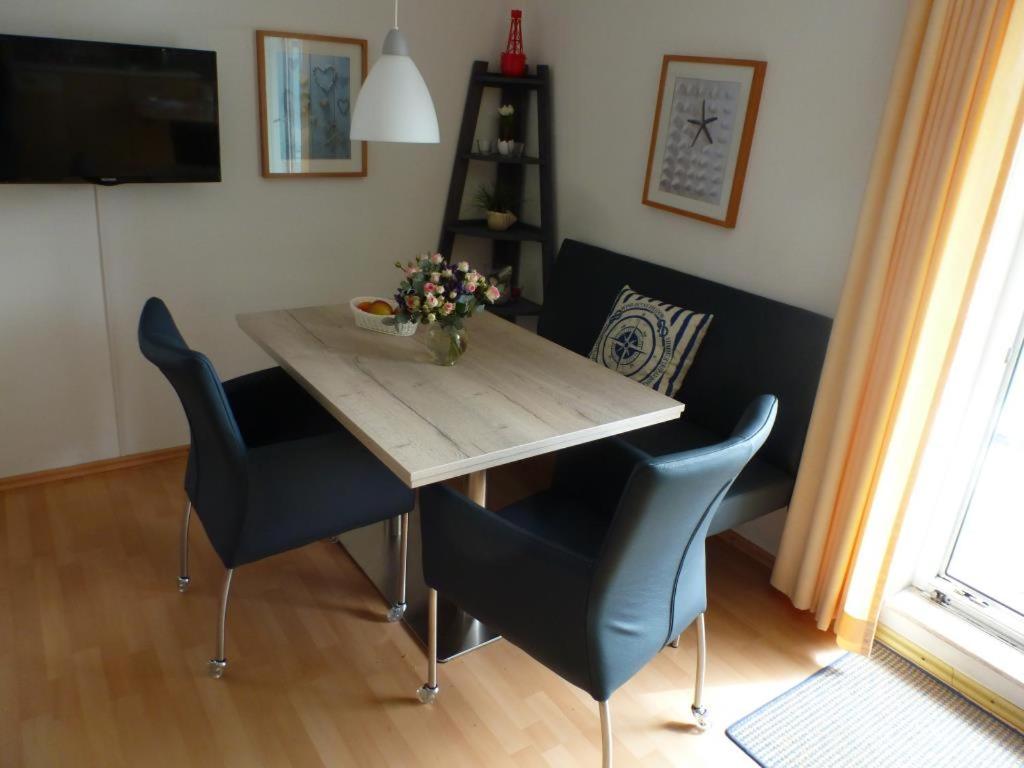 Windrose Windrose 09 - Housity