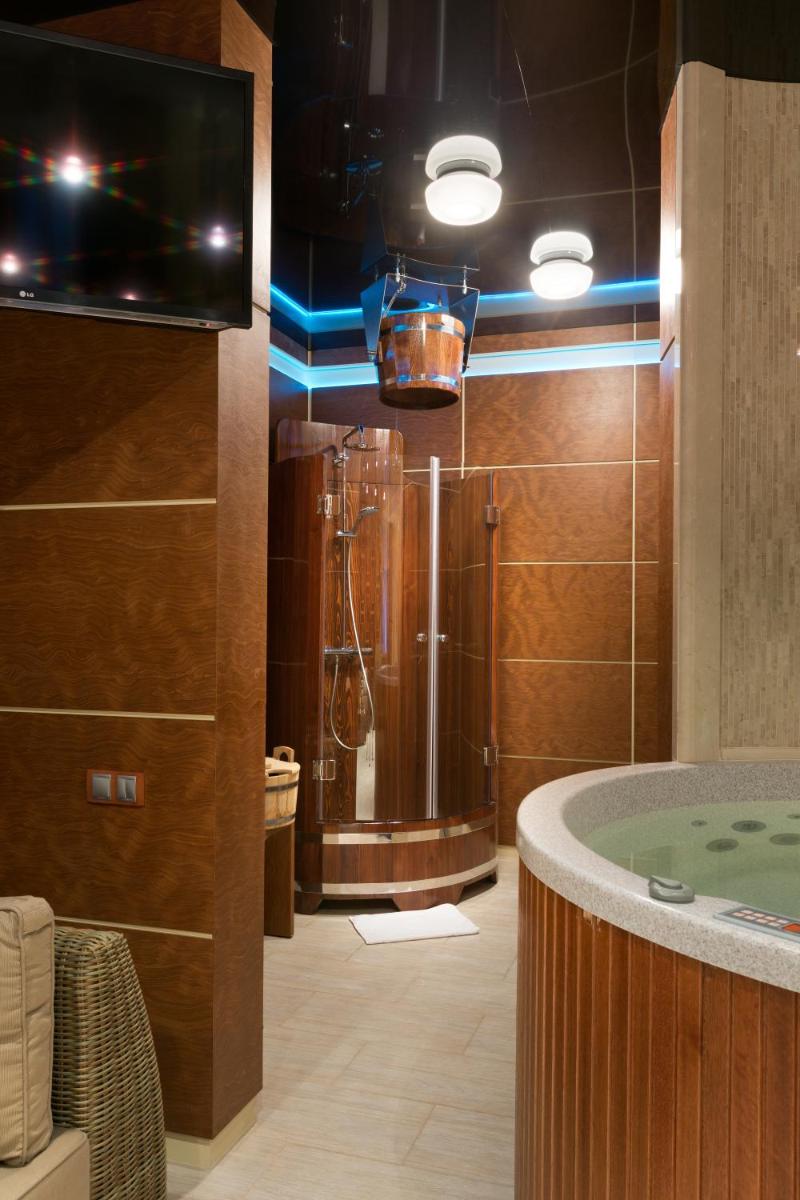 Iris Art Hotel - Housity