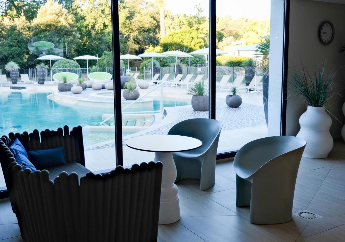 Piscine de l'établissement Thalazur Arcachon ou située à proximité