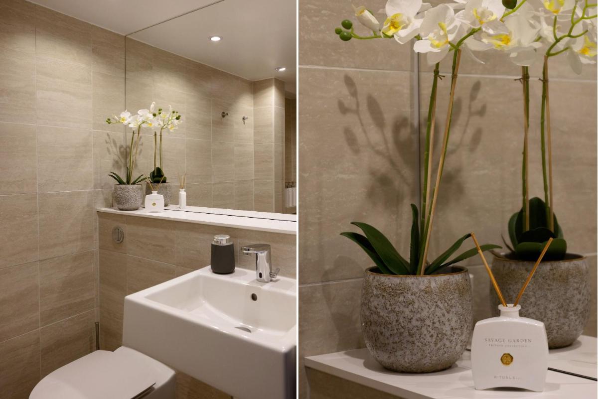 Friendly White house - Housity