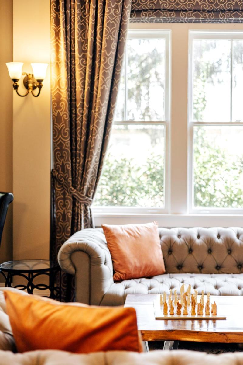 Suitetrails - Princess Anne Boutique Hotel & Breakfast
