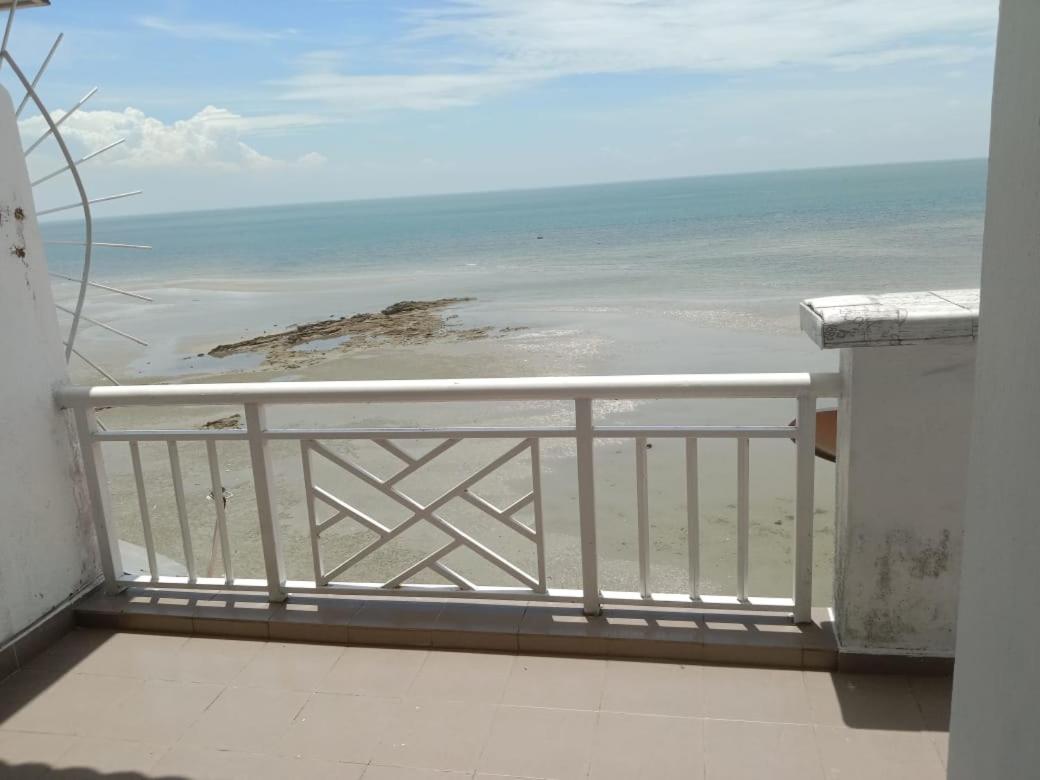 Apartment depan pantai PD - Housity