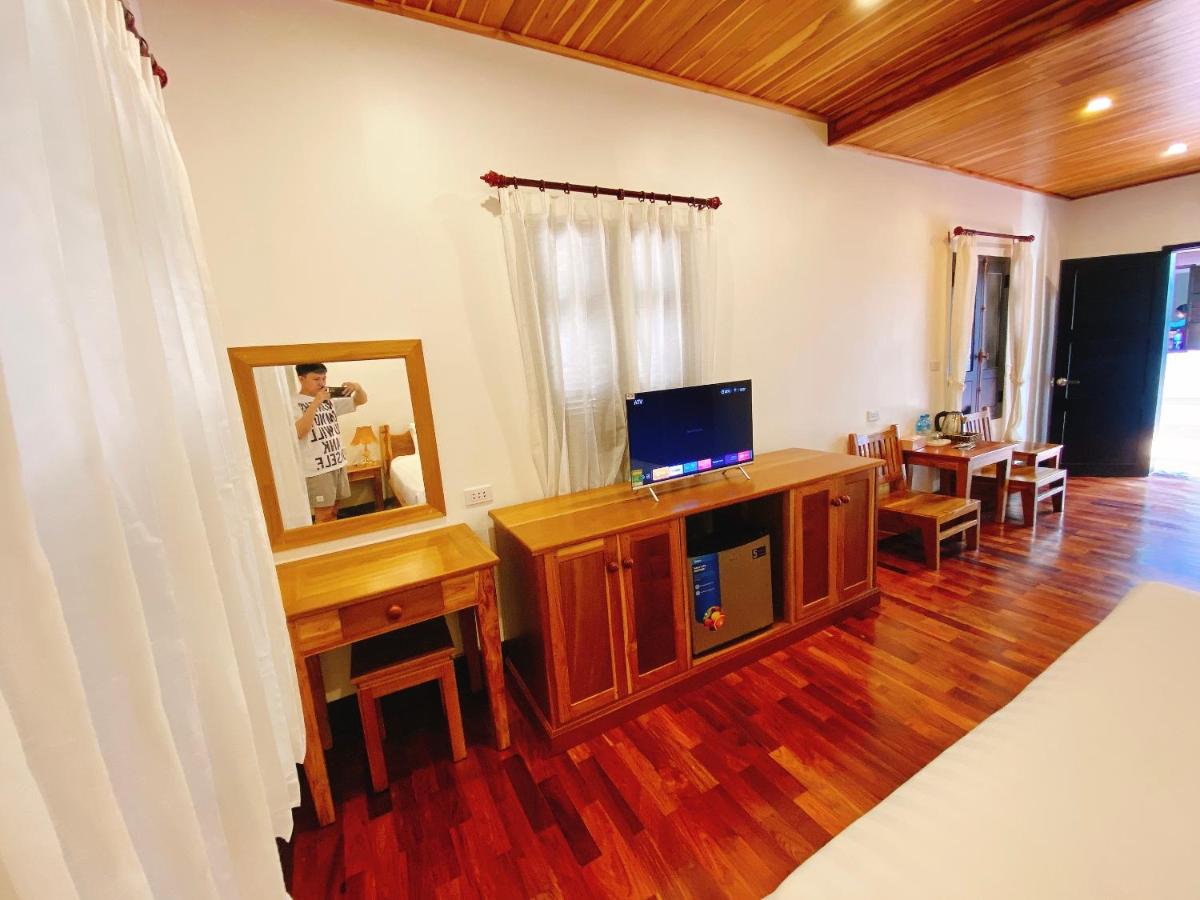 Opera Premier Hotel - Hizvo