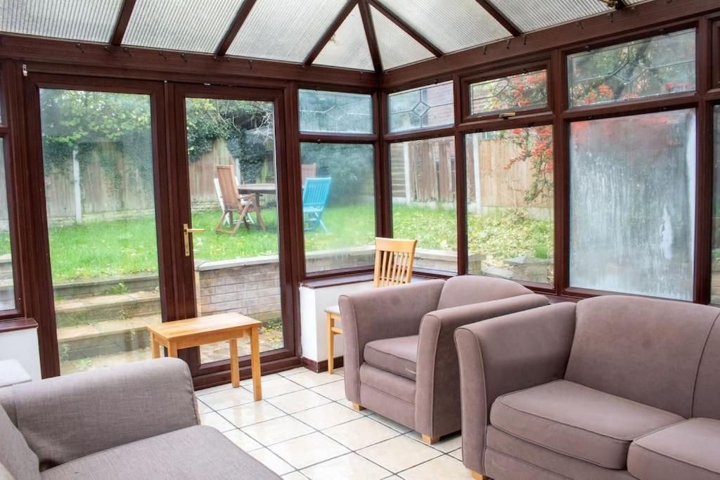 Mickleover House-Large Detatched Family House - Housity