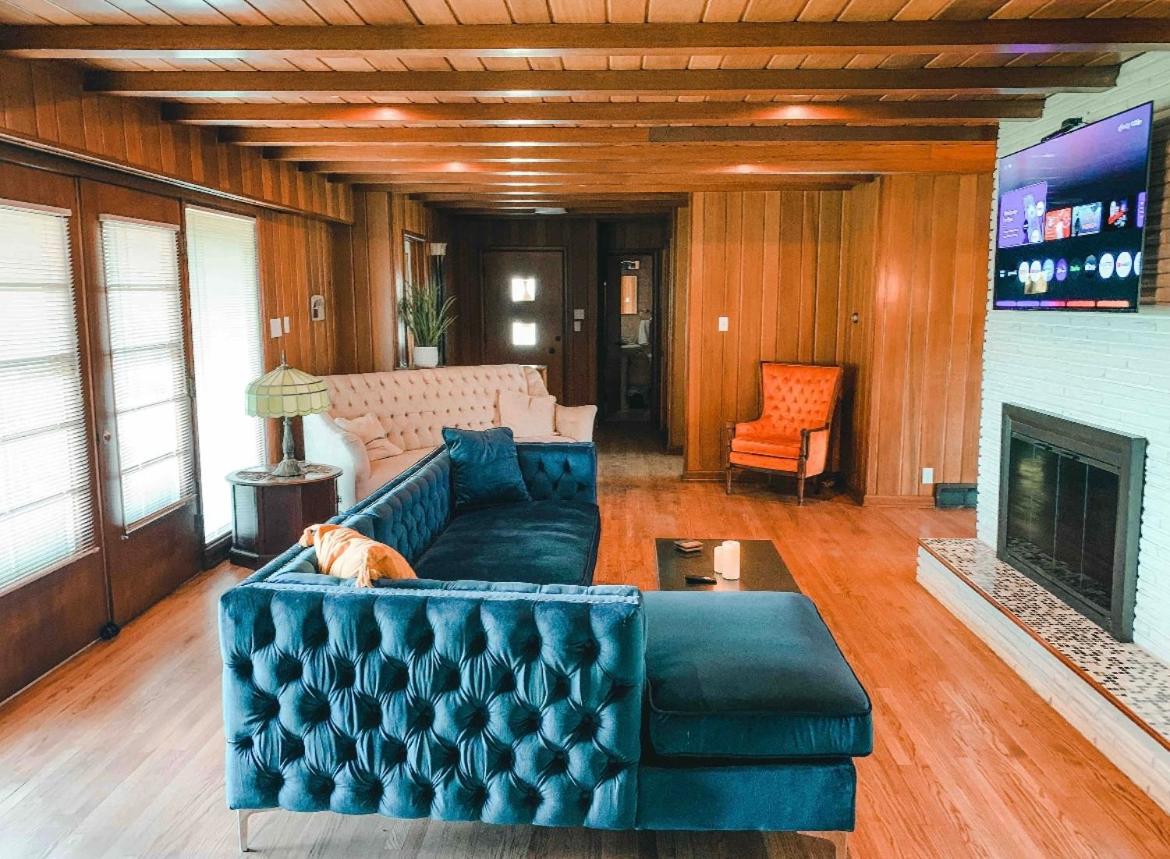 Retro Ranch - Housity