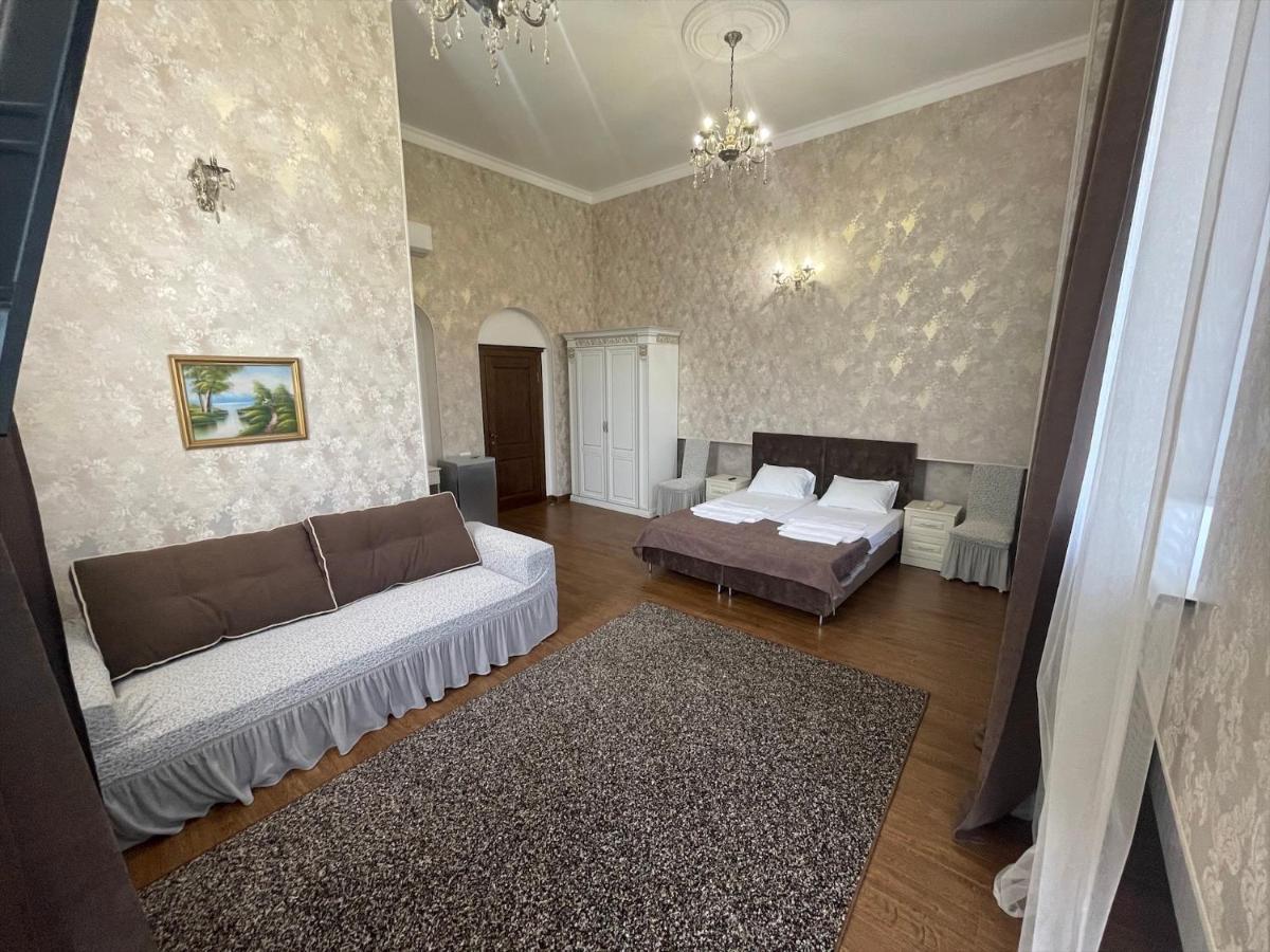 Николь - Housity