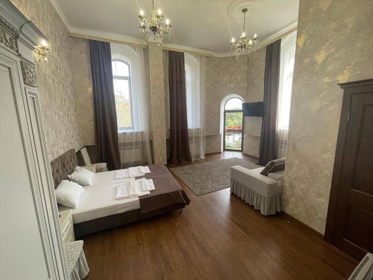 Николь - Housity