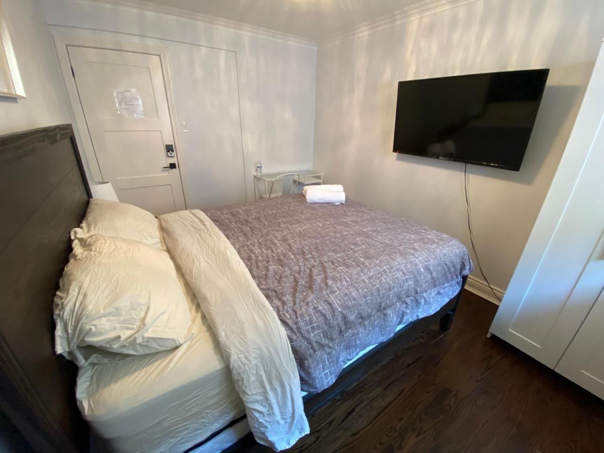 Yonge and Finch Subway !M Spacious and Quiet Private Bdr with Shared Bathroom - Housity
