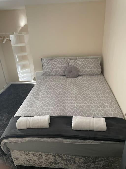 Luxury Inn 2 - Housity