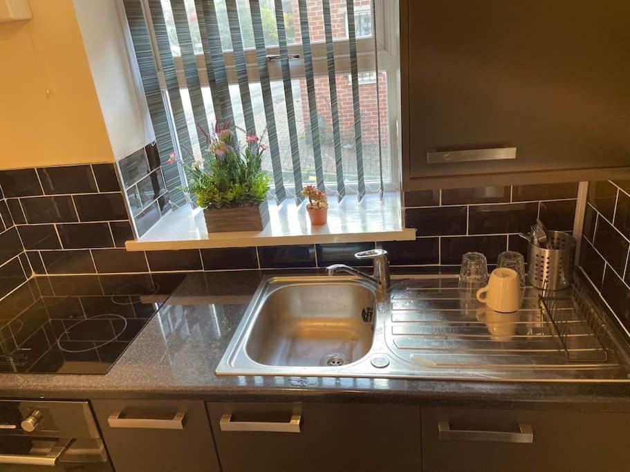 Luxury Inn 2 - Housity
