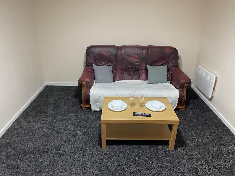 Luxury Inn 2 - Housity