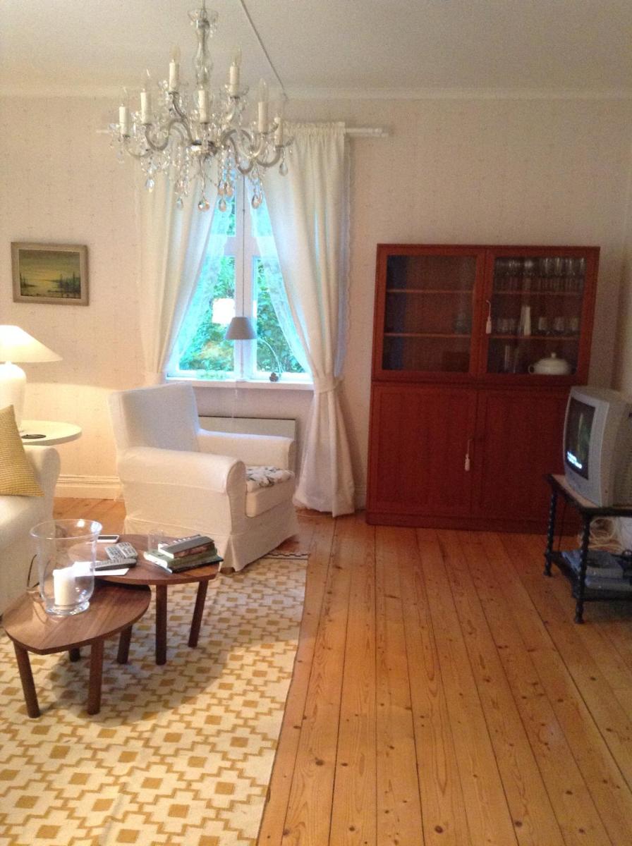 Villa Asta 1 Råglanda Lyrestad - Housity