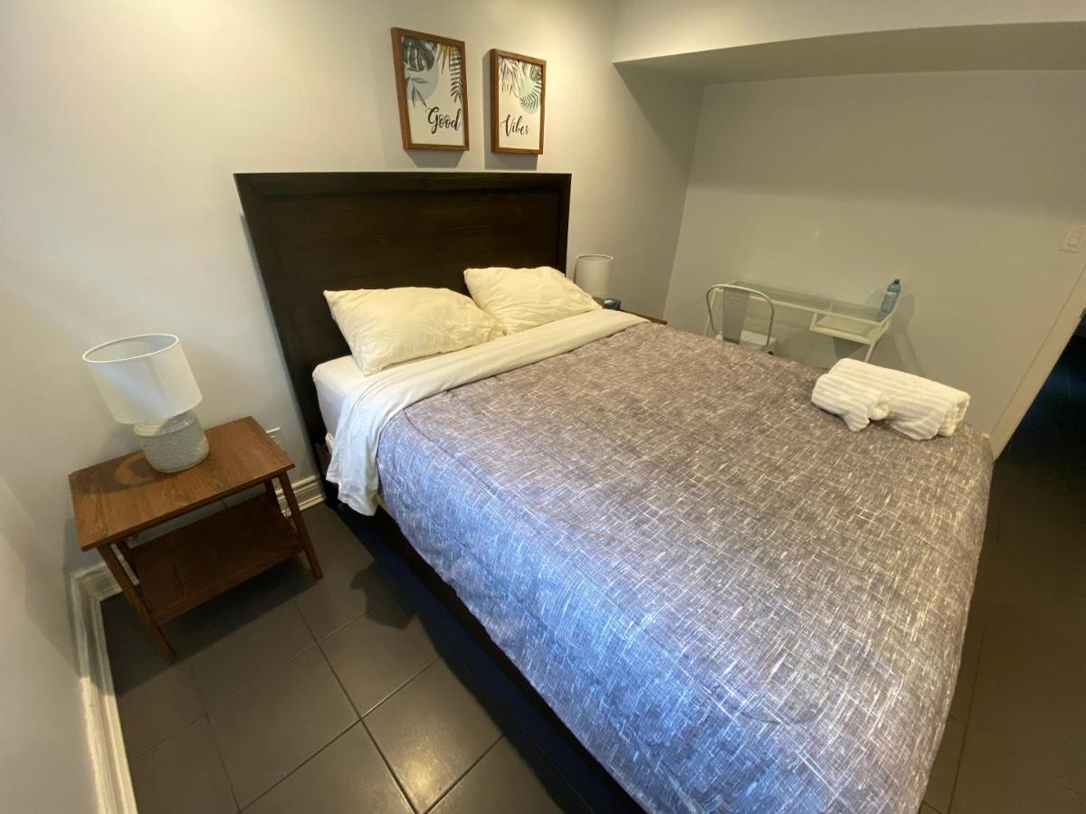 Yonge and Finch Subway !S Spacious and Modern Private Bd with Shared Bathroom - Housity