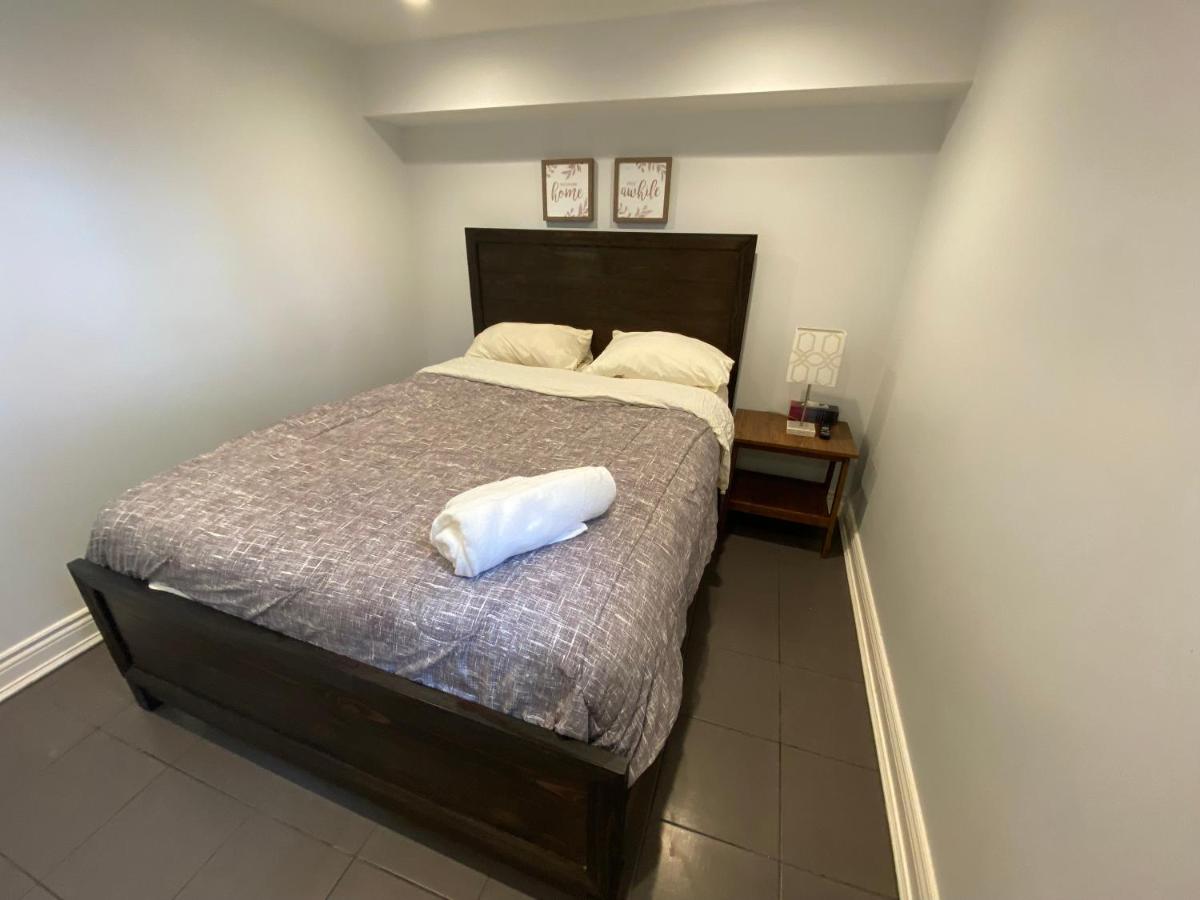 Yonge and Finch Subway !U Spacious & Cozy Private Bdr with Shared Bathroom - Housity