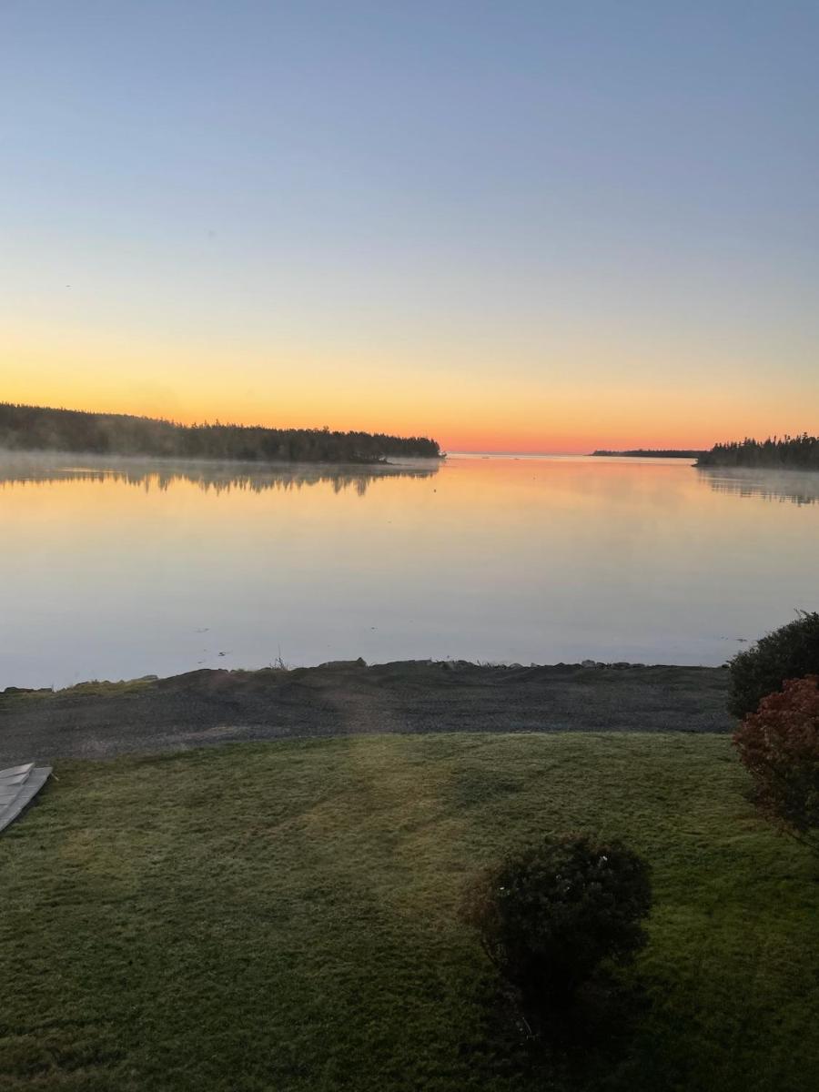 Eastern shore 100 wild Islands Oceanfront Home with hot tub - Housity