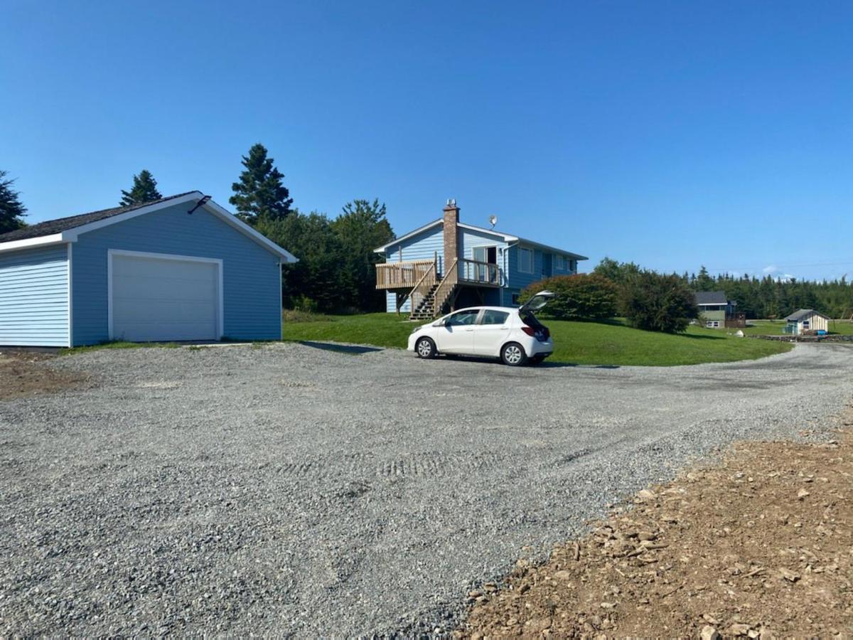 Eastern shore 100 wild Islands Oceanfront Home with hot tub - Housity