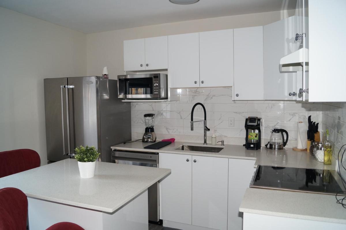 Ground Level One Bedroom Suite - Housity
