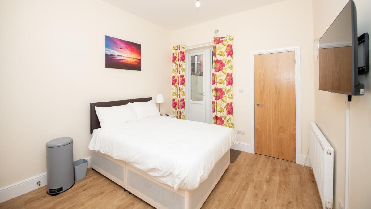 Luxury Shirley Apartments close to Solent Uni and Southampton Central Train Station - Housity